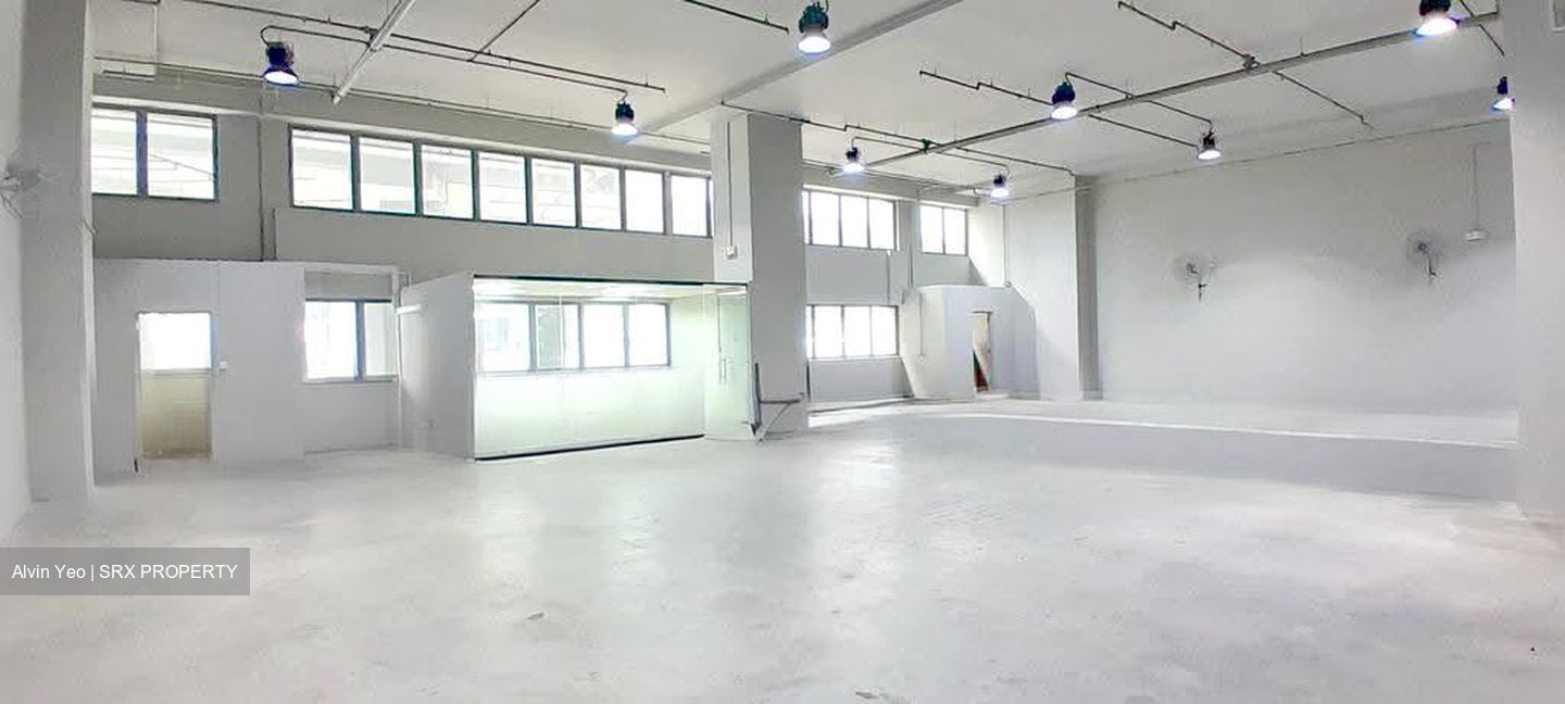 Carros Centre (D25), Factory #622567091